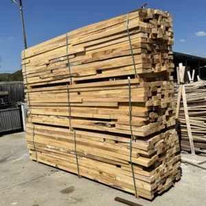 Palet 1,5 mc cu deșeuri lemn inimă de fag (Ceuri), esență tare, bucăți compacte și dense, 100% naturale, ideale pentru sobe, șeminee și centrale